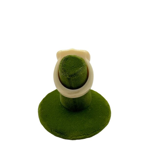 Whimsical Wise Old Owl Ring Carved Celluloid Size 7 - Picture 4 of 6